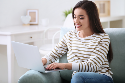 consumer researching new car purchase online